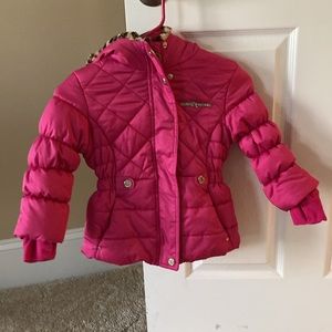 Girls coat pink and hardly used, super comfy. Hoodie. Size 4/5